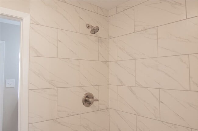 Building Photo - 1902 Woodsman Dr