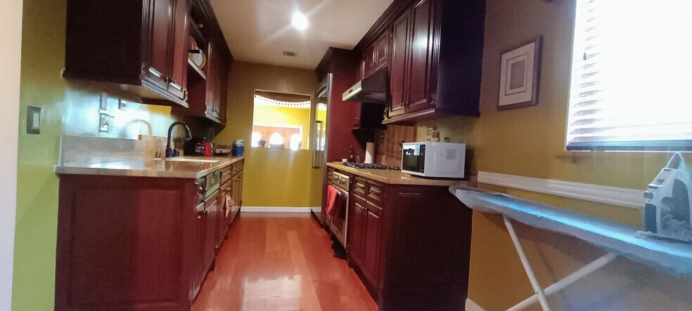 Building Photo - 21323 Conradi Ave
