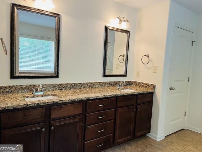 Building Photo - 369 Cliffhaven Cir