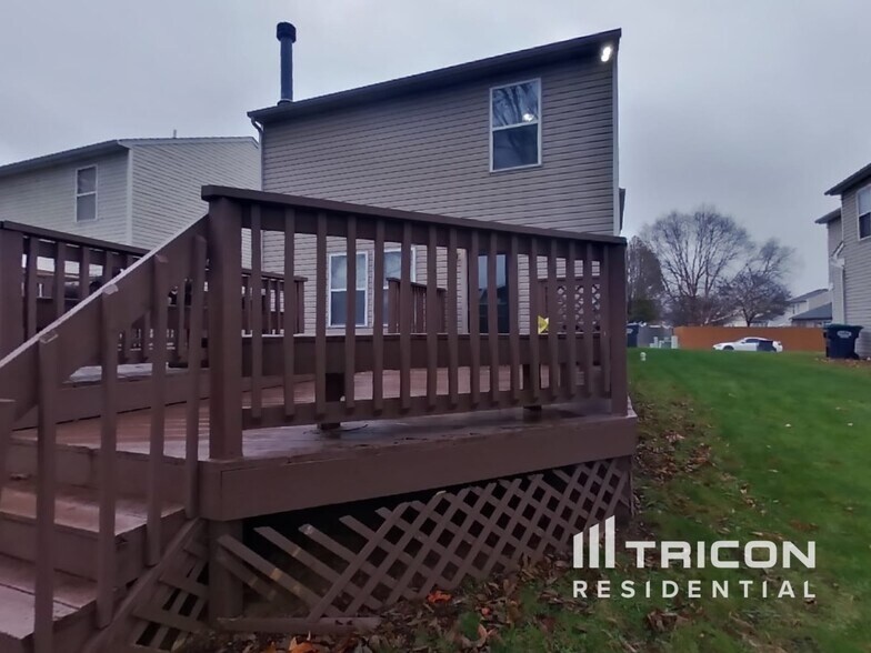 Building Photo - 522 Harmony Dr