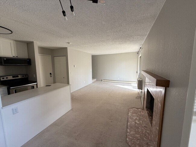 Building Photo - Move-in Special: Enjoy your first month of...