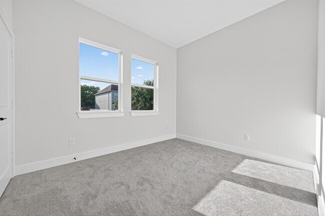Building Photo - 4330 Avron Dr