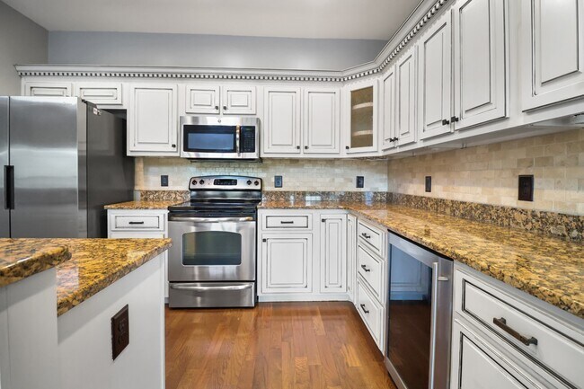 Building Photo - 869 E Accipiter Cir