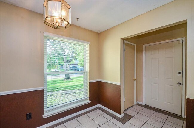 Building Photo - 7851 Battlepine Dr