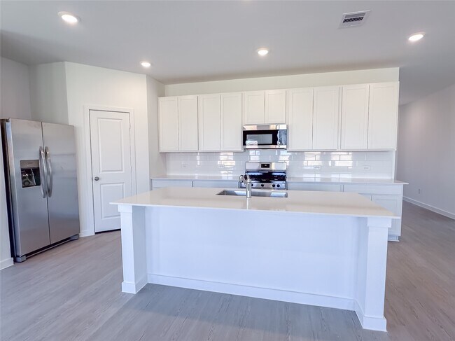 Building Photo - 28606 Bluebonnet Grotto Dr