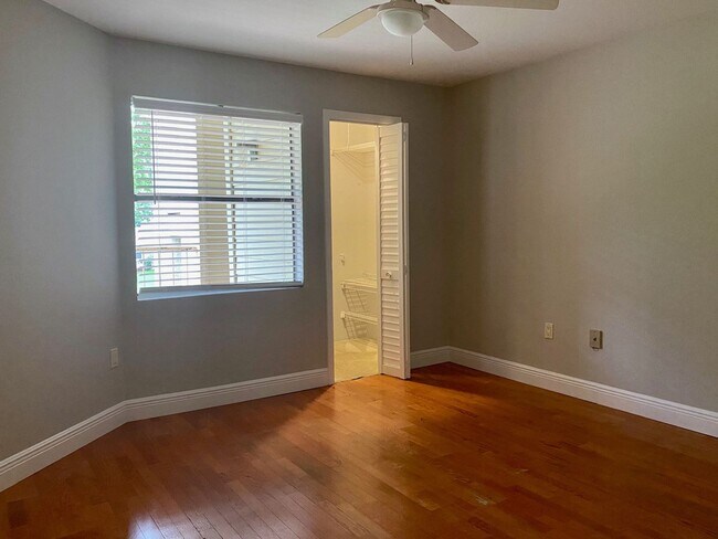Building Photo - Charming 2bed / 2bath Condo for Rent at Bl...