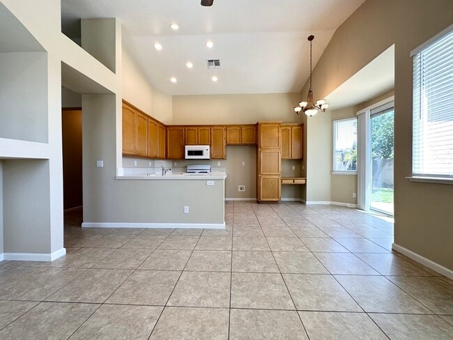 Building Photo - Beautifully Updated 3-Bedroom, 2-Bath Home...