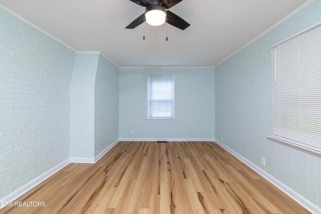 Building Photo - 201 Farlow Dr