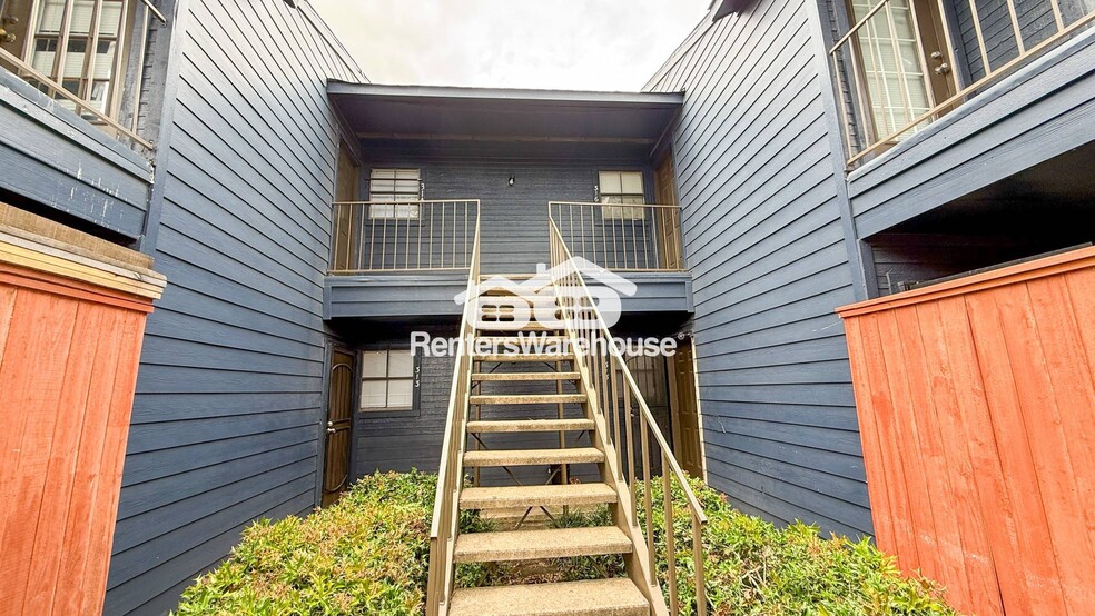 Building Photo - 13480 S Thorntree Dr