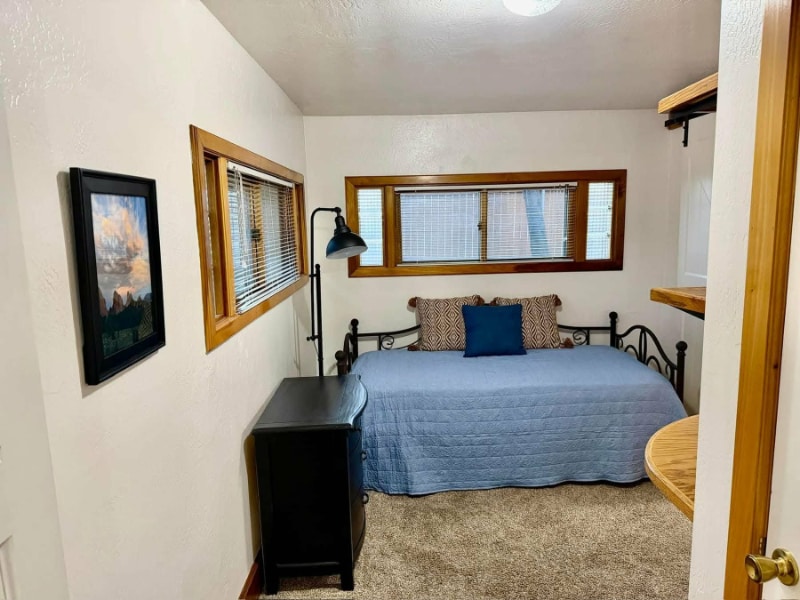 Building Photo - 528 W Columbia St