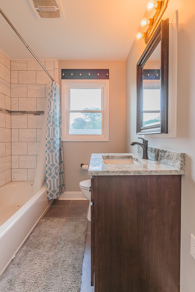 Building Photo - 43 3rd St