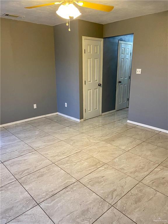 Building Photo - 19 South Dr