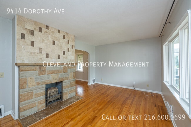 Building Photo - 9414 Dorothy Ave