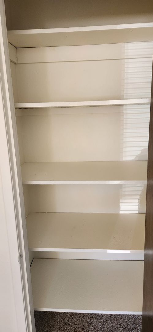 Building Photo - 224