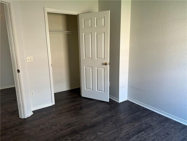 Building Photo - 1239 China Berry Ln