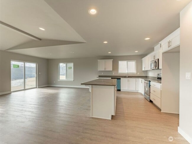 Building Photo - New Construction Three Bedroom Two Bath Be...