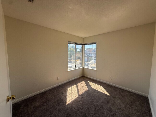 Building Photo - 7007 Sutherland Way