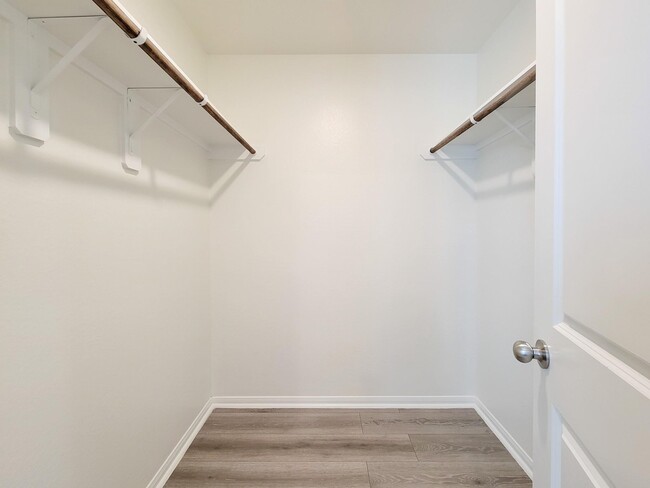 Building Photo - 16230 Dutton Clover Dr