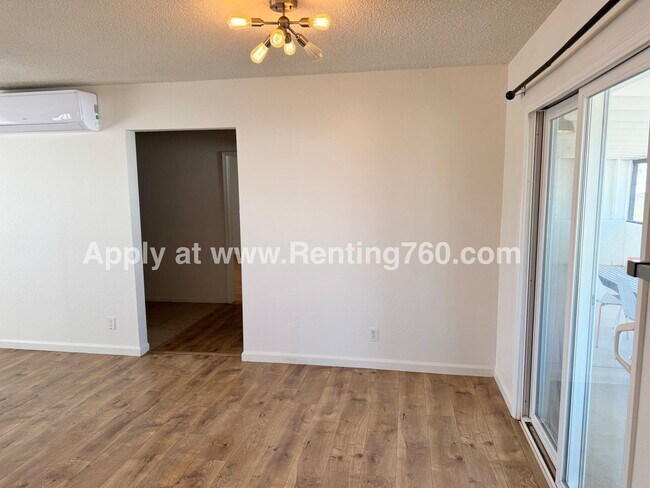 Building Photo - Spacious Home with Solar Panels!!