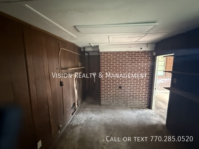 Building Photo - 133 Salem Dr