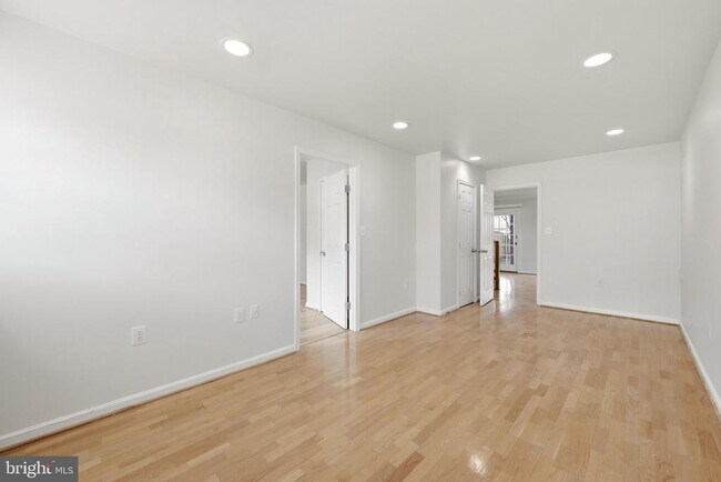 Building Photo - 45805 Marlane Terrace