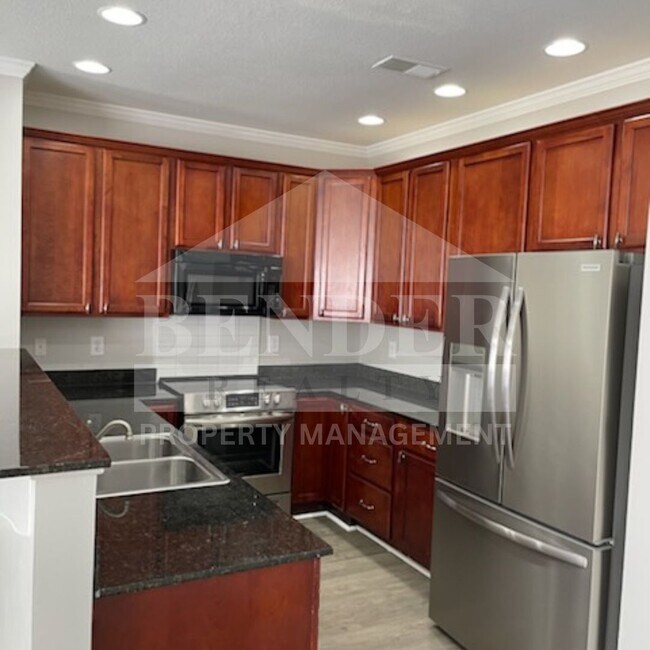 Building Photo - Emmyllie Ct- 130/132