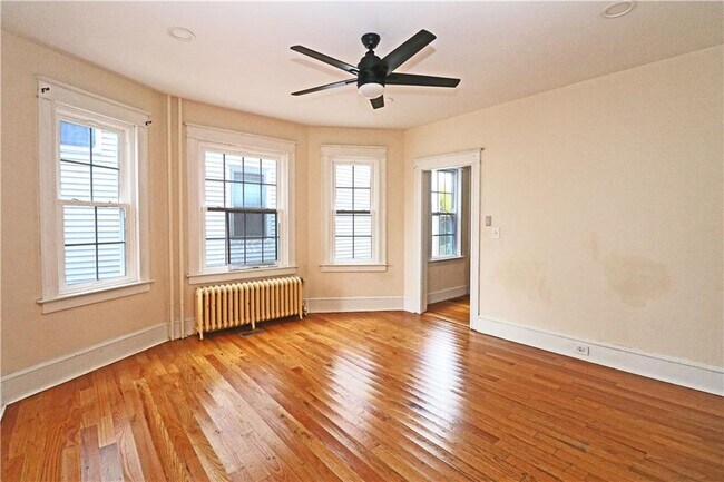 Building Photo - 30 Thurston Ave