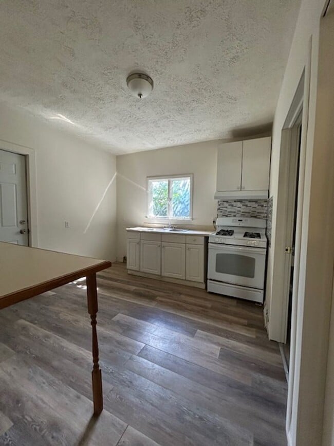 Building Photo - University Park 5BR/2BA—Walkable to UA, Fl...