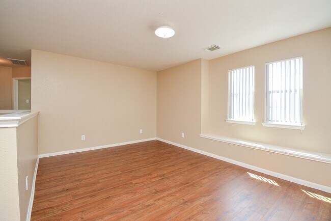 Building Photo - 15426 Lynford Crest Dr