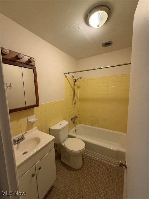 Building Photo - 620 Lakeside Dr