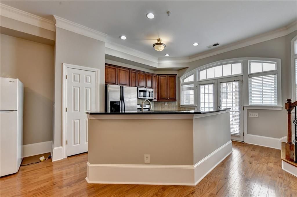 Building Photo - 813 Clifton Heights Ln NE