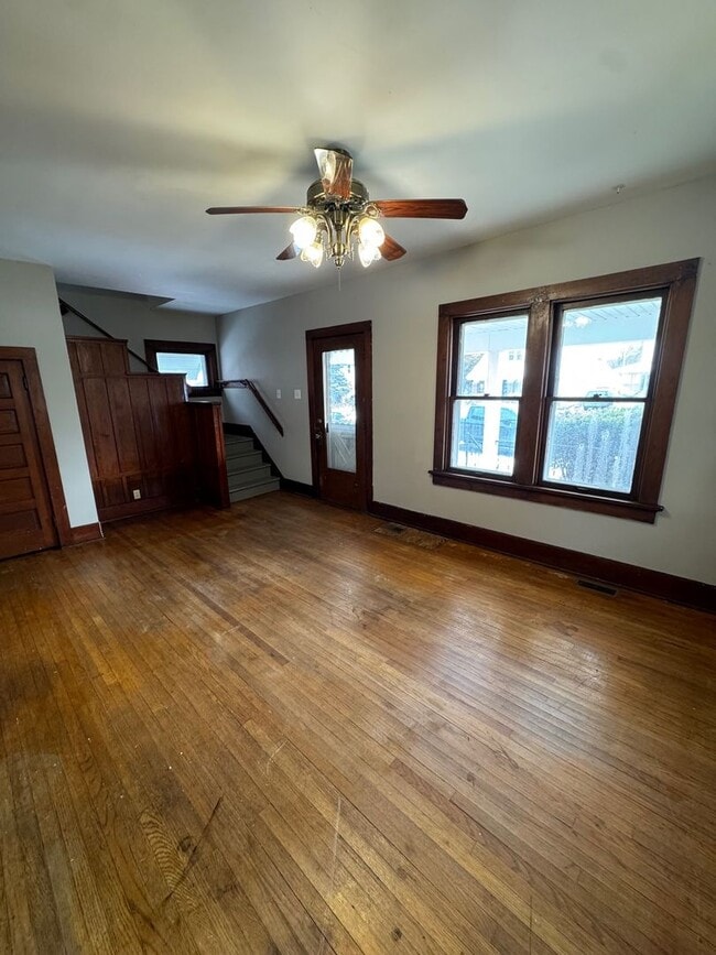 Building Photo - 1211 Bell Ave