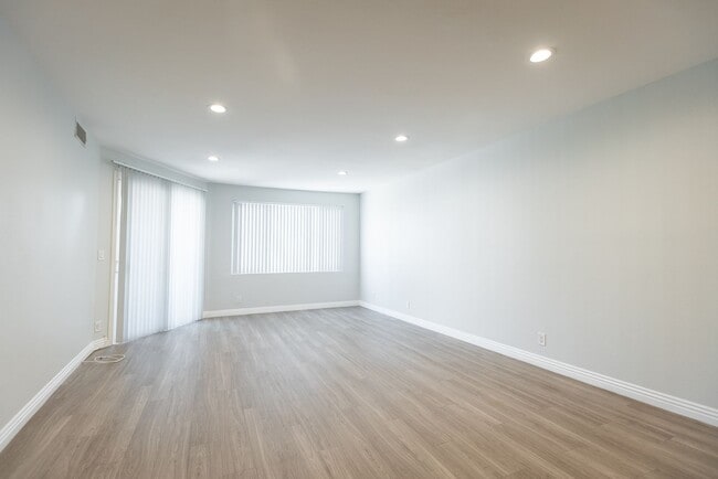 Interior Photo - 1865 North Fuller Ave