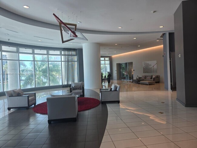 Building Photo - 300 S Biscayne Blvd