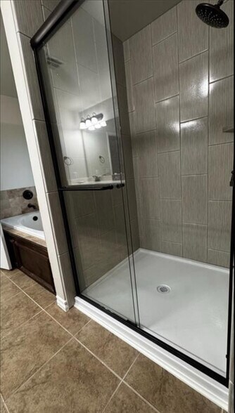 Building Photo - 1328 Ridgeway Dr