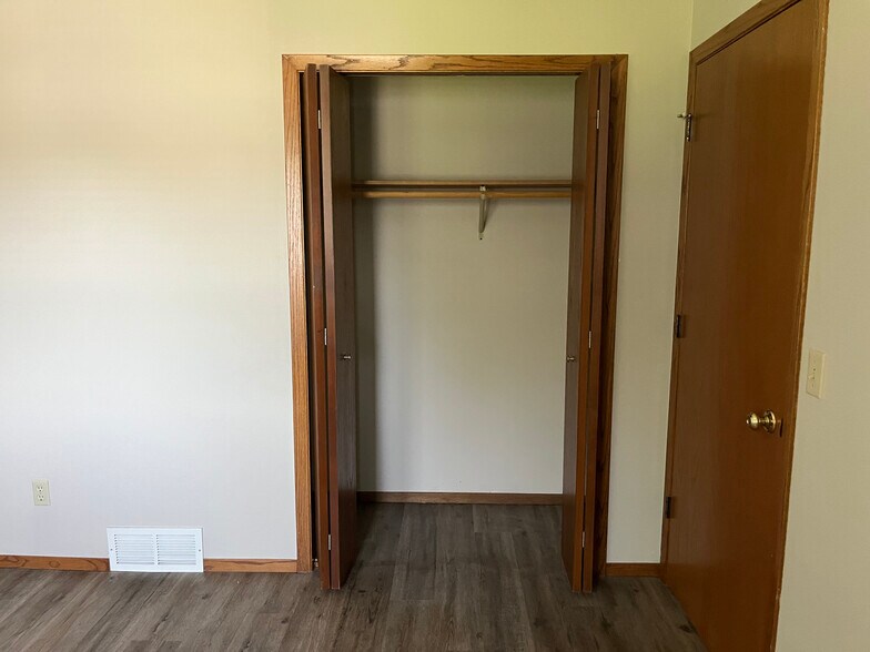 bedroom 2 closet - 109 Woodview Dr