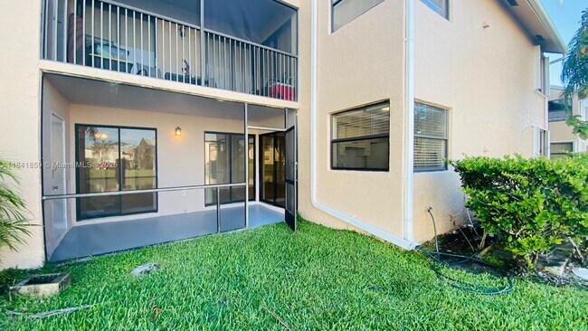 Building Photo - 1017 Washington Cir