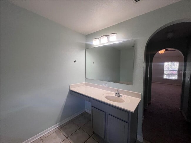 Building Photo - 319 Velveteen Pl