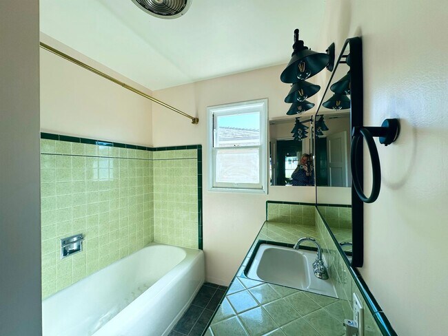 Building Photo - Welcome to your new home located centrally...