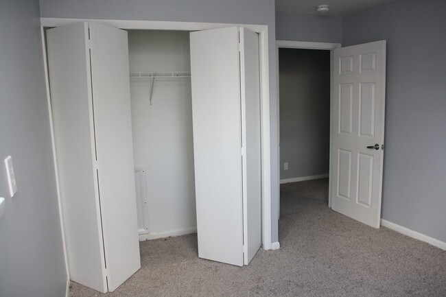 Building Photo - MOVE IN TODAY! Limited Units Available
