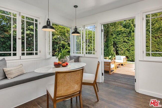 Building Photo - 234 N Ridgewood Pl