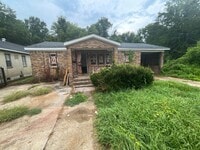 Building Photo - 2843 Comfort St