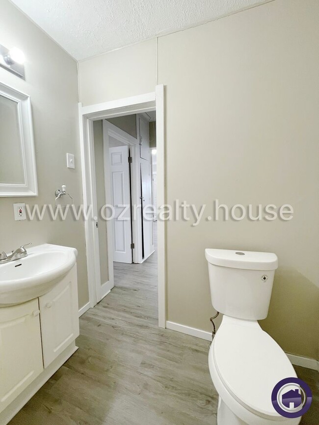 Building Photo - 5344 Claxton St