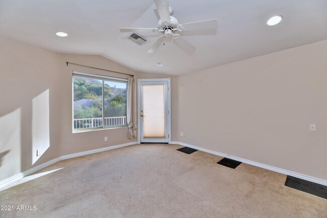 Building Photo - 1101 E Brook Hollow Dr