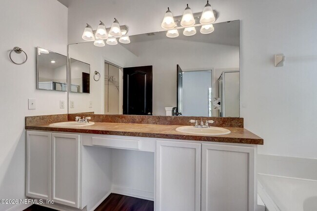 Building Photo - 566 Longmill Ln