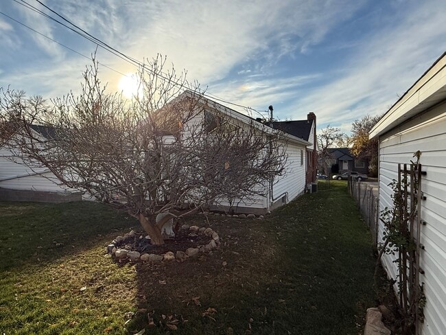 Building Photo - Beautiful 4 bedroom 3 bathroom home!