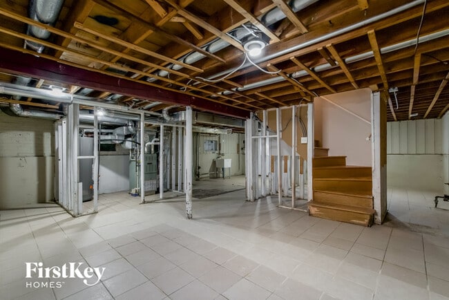 Building Photo - 4033 Gremley Ave