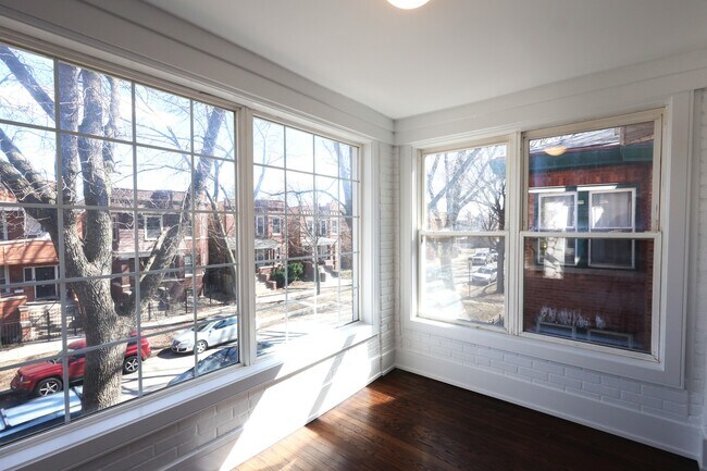 Building Photo - 4436 N Bernard St