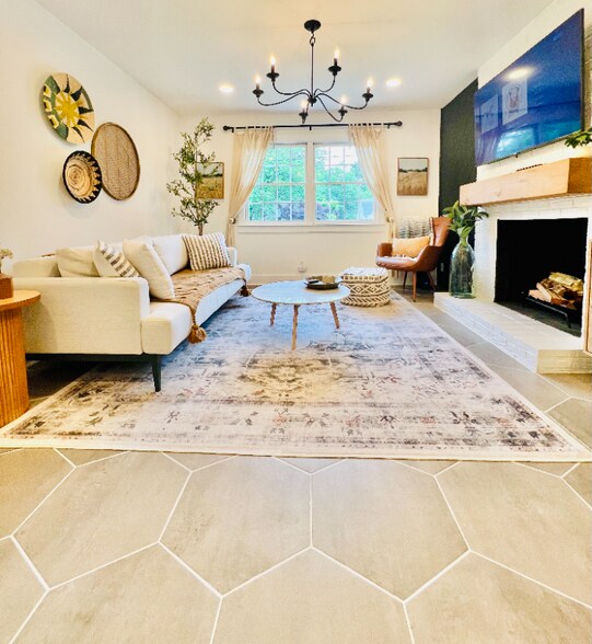 Building Photo - 707 Bellview St