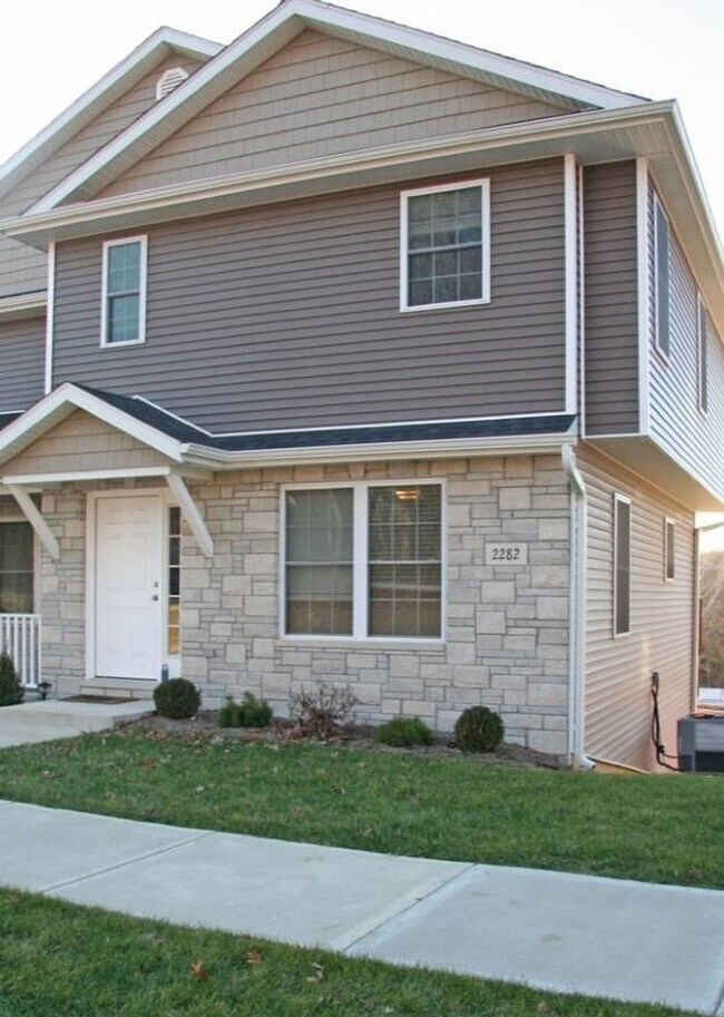 Building Photo - Available July 28th, 2026!